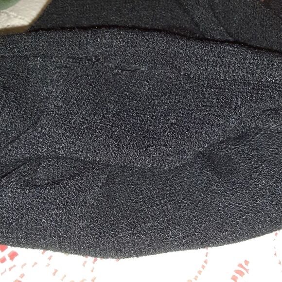 Forever 21 Black Beannie - Picture 2 of 5